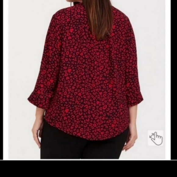 🍁🍂NWOT TORRID 2X Harper Georgette Button-Front 3/4 Sleeve Pullover Blouse - Picture 2 of 5